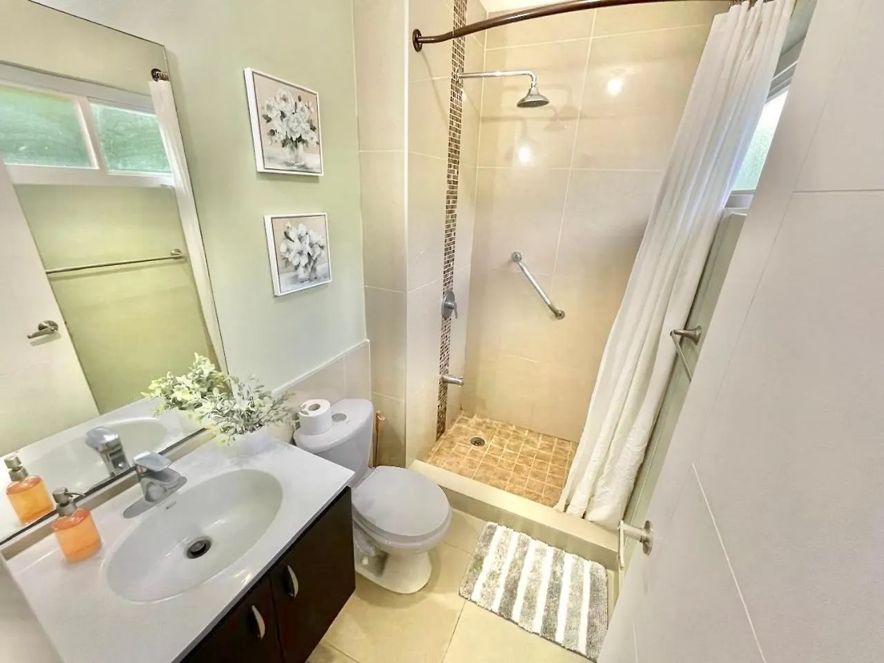 Modern 3 Bedroom Condo In Private Community #8 Petit Valley 0*,