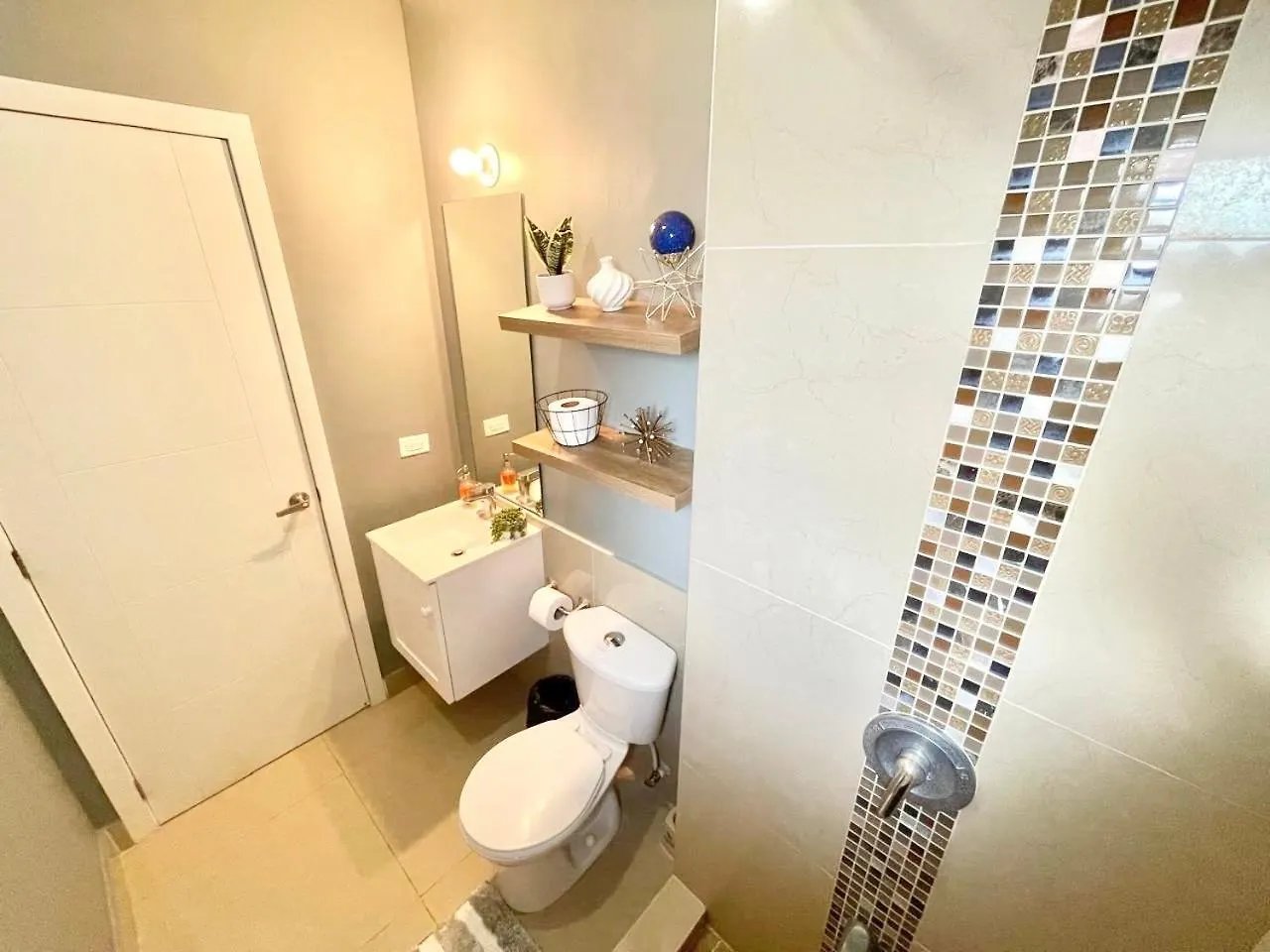 Modern 3 Bedroom Condo In Private Community #8 Petit Valley
